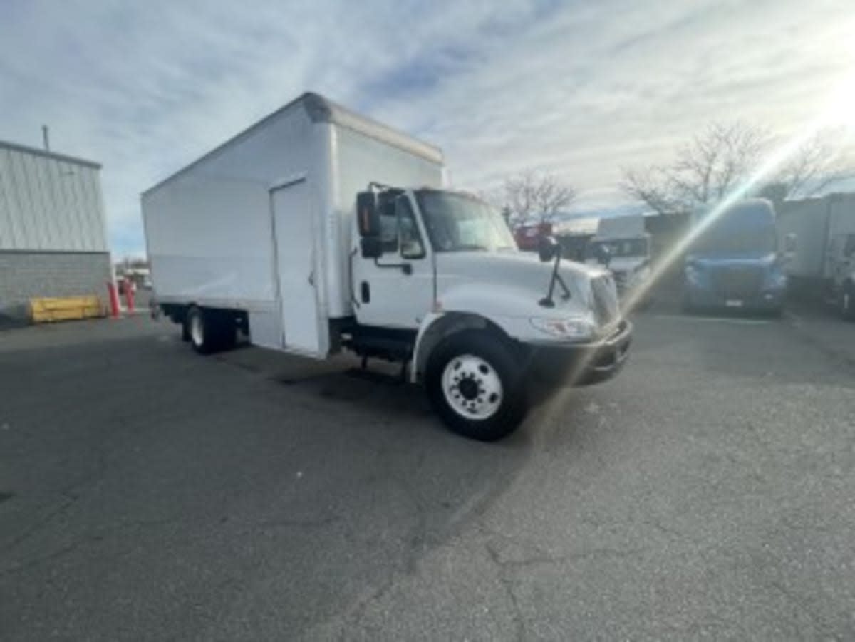 2019 Navistar International 4300 SBA 866921
