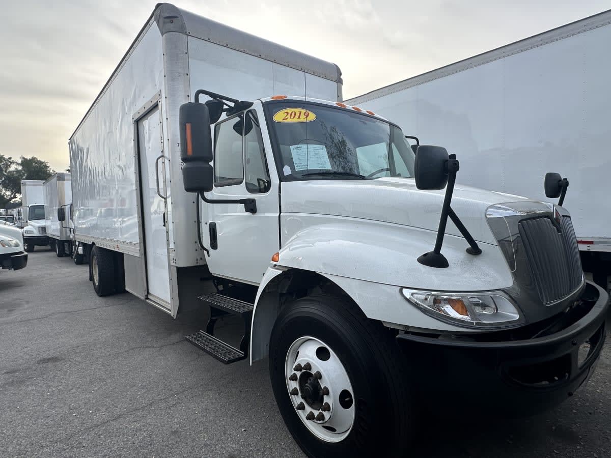 2019 Navistar International 4300 SBA 866928