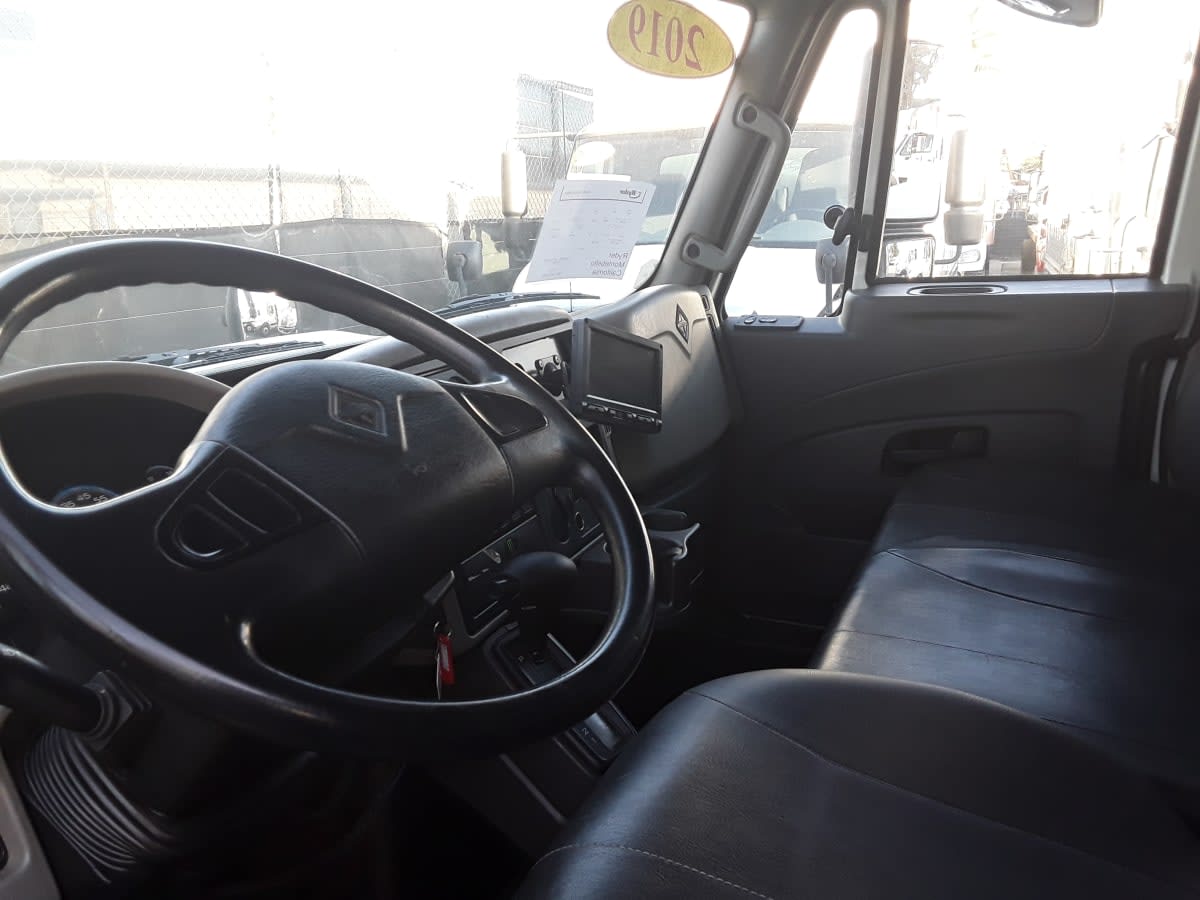 2019 Navistar International 4300 SBA 866928