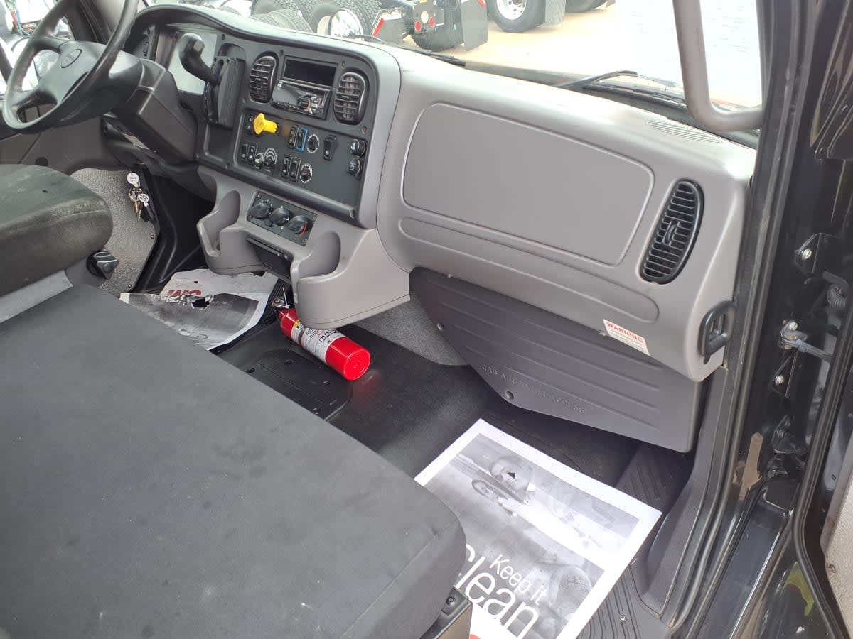 2019 Freightliner/Mercedes M2 106 866981