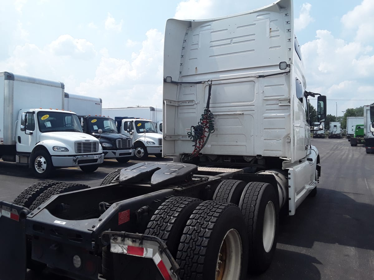 2019 Volvo VNL64T-760 866990