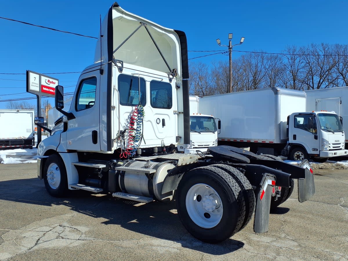 2019 Freightliner/Mercedes NEW CASCADIA 126 867067