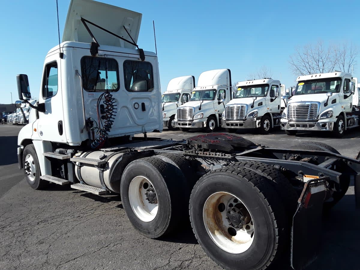 2019 Freightliner/Mercedes CASCADIA 125 867105
