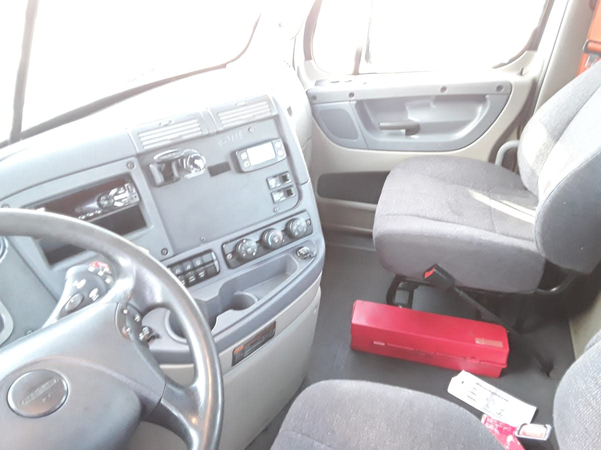 2019 Freightliner/Mercedes CASCADIA 125 867105