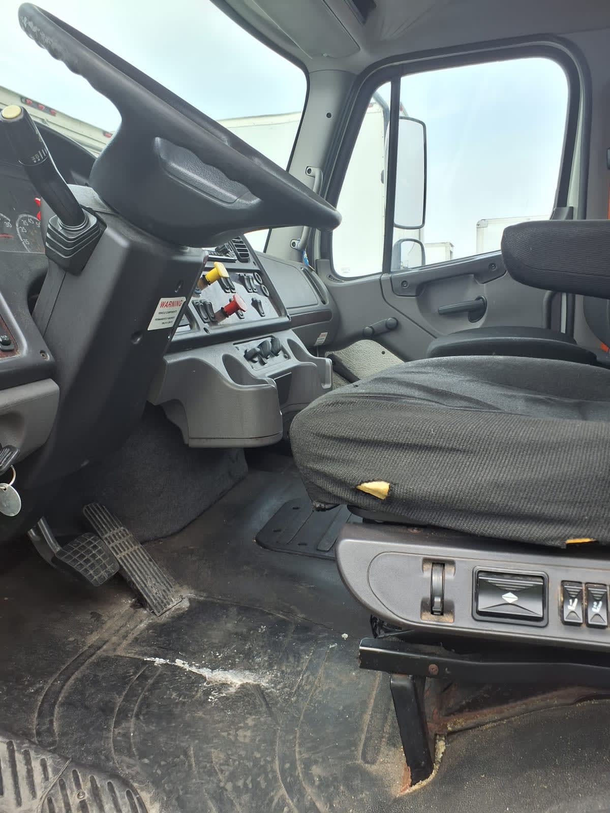 2019 Freightliner M2 106 - image 7