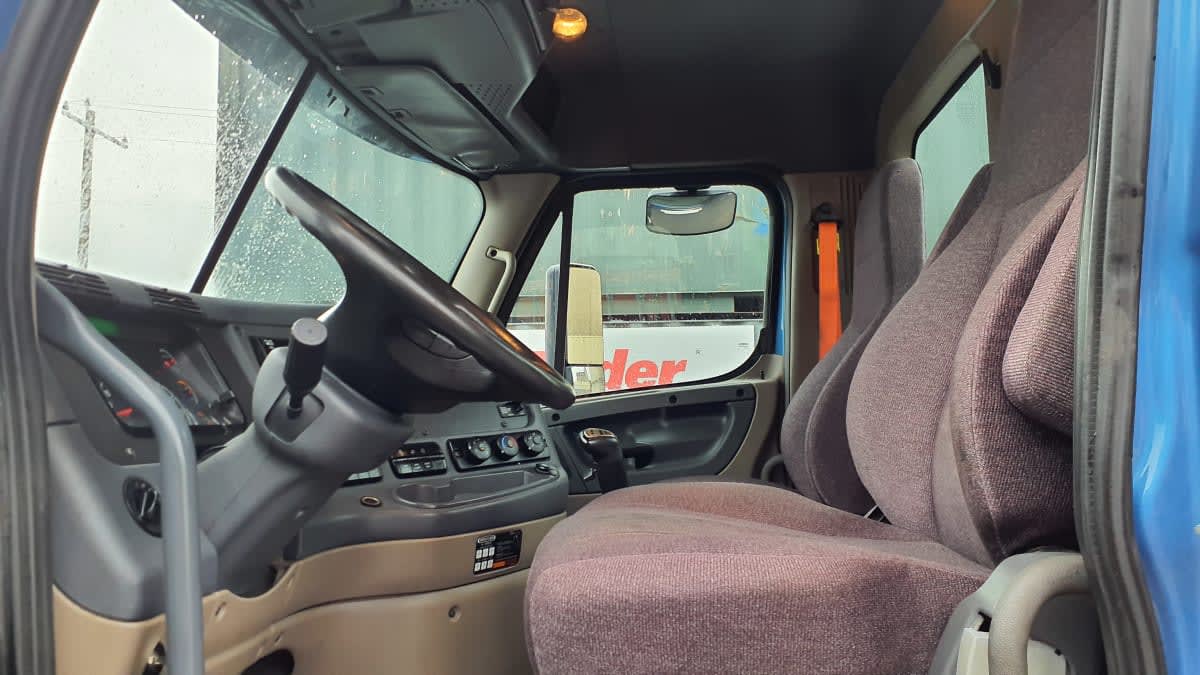 2019 Freightliner Cascadia in Springfield, MA — photo 7