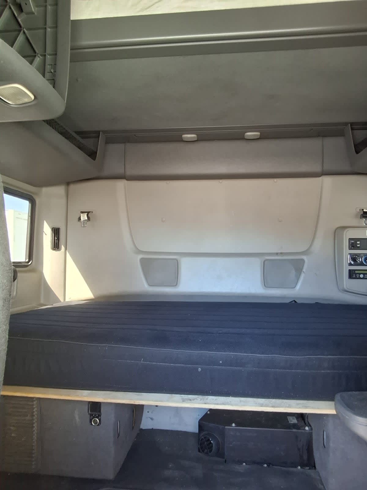 2019 Navistar International LT625 SLPR CAB 867200