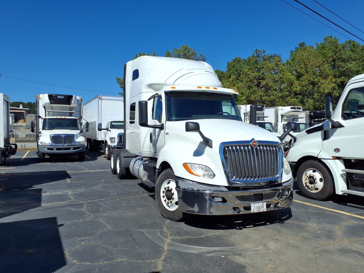 2019 Navistar International LT625 SLPR CAB 867200