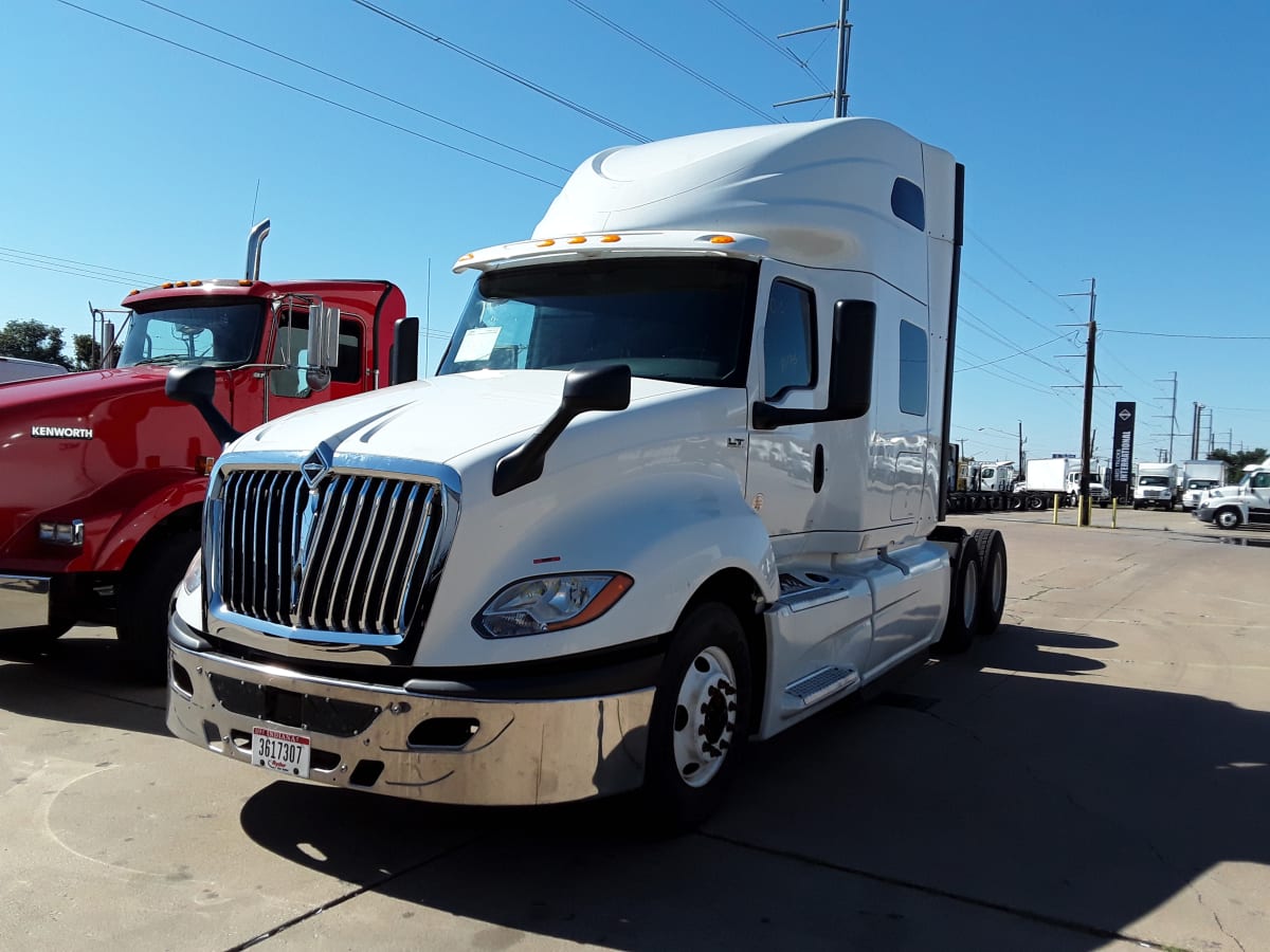 2019 Navistar International LT625 SLPR CAB 867215