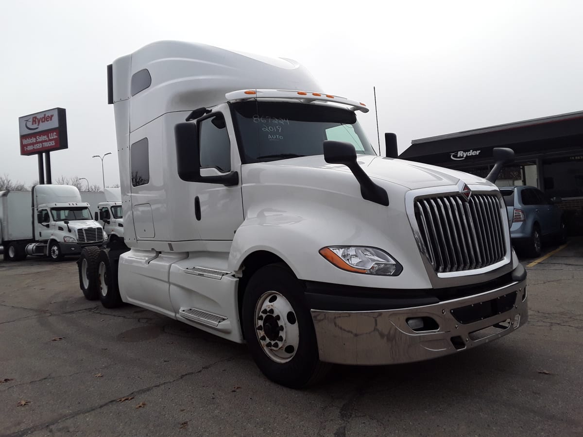 2019 Navistar International LT625 SLPR CAB 867224