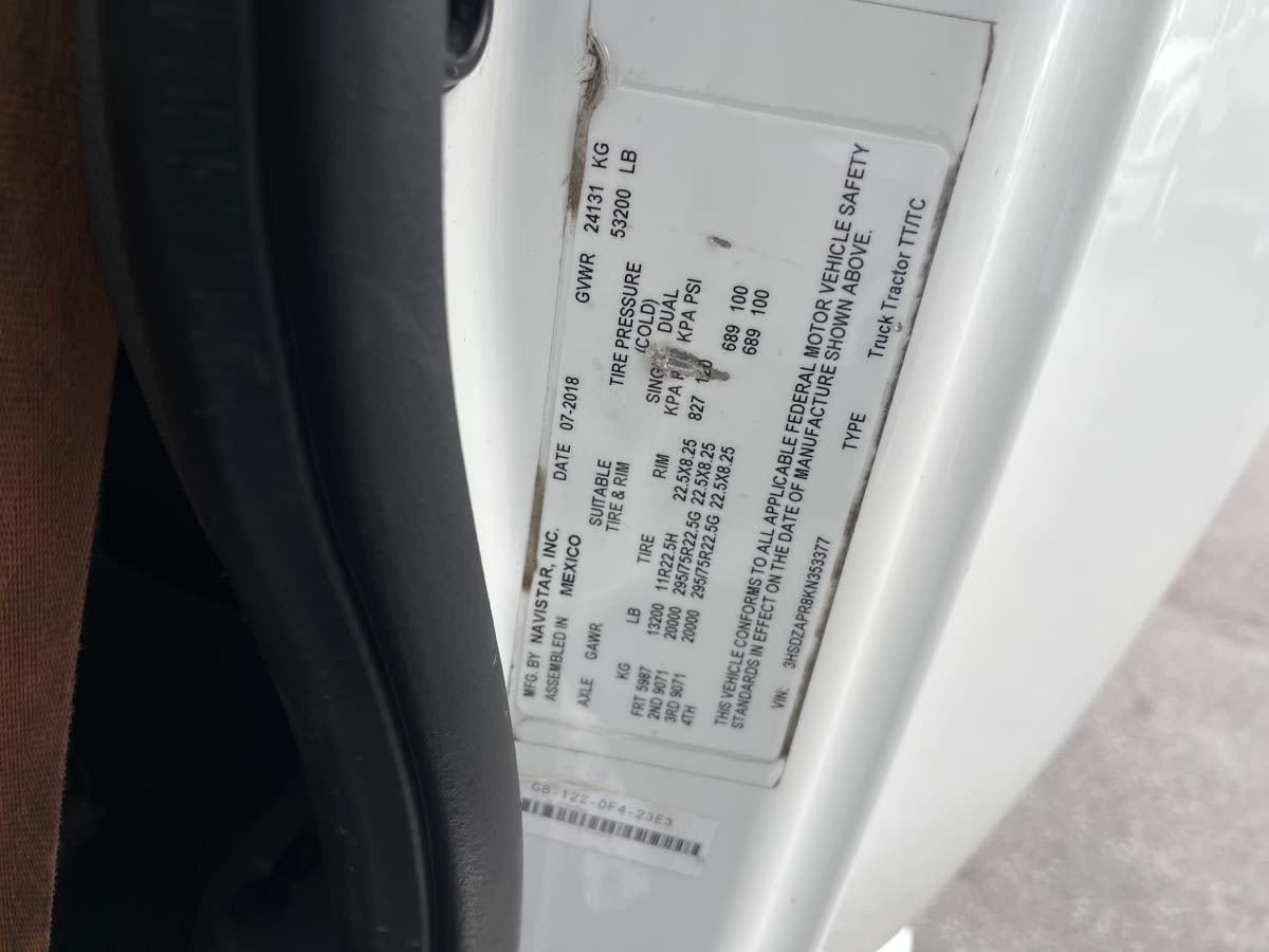 2019 International - image 10