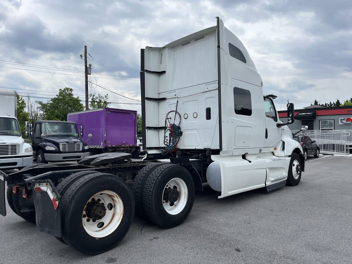 2019 International - image 4