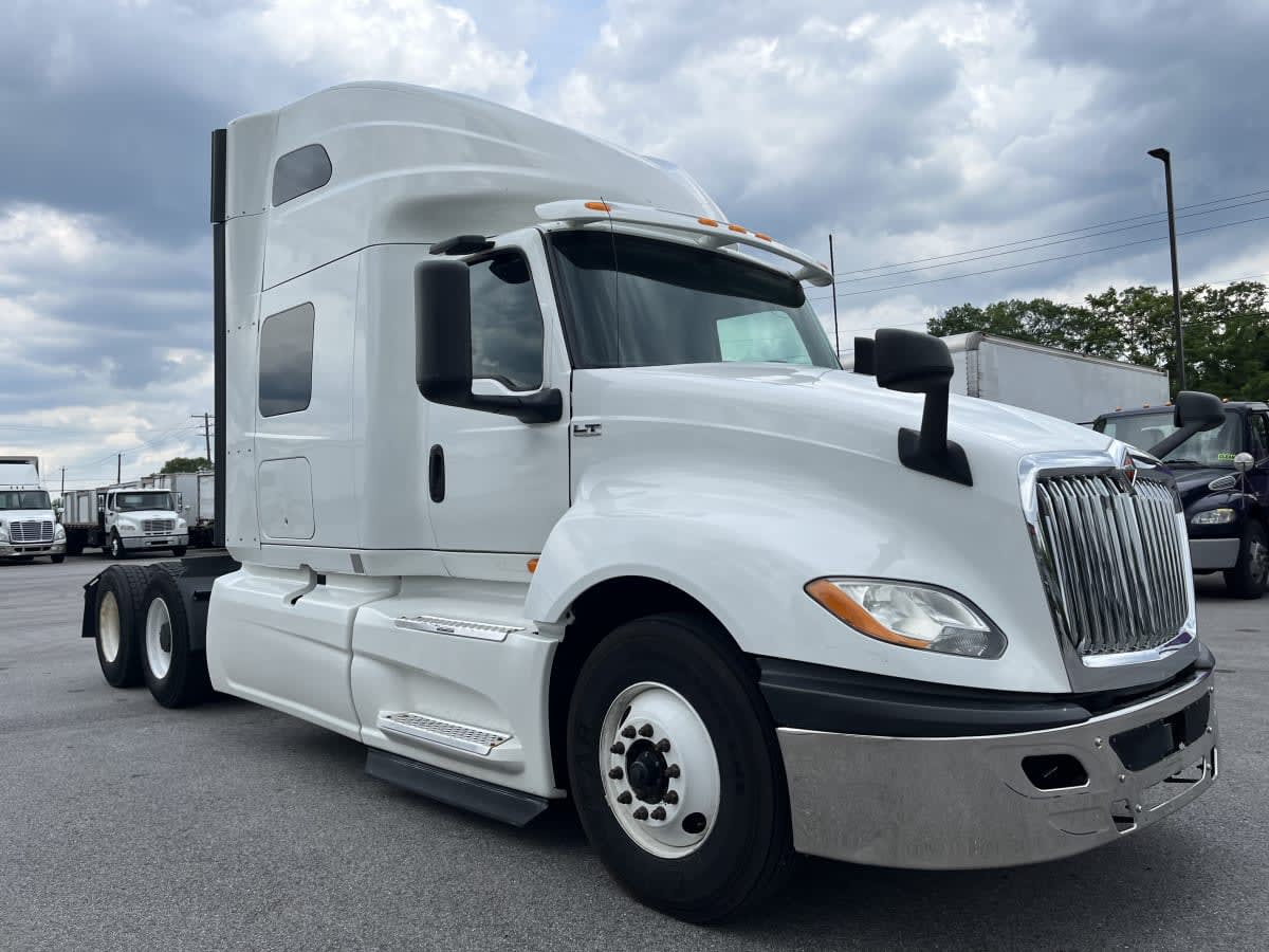 2019 International - image 3