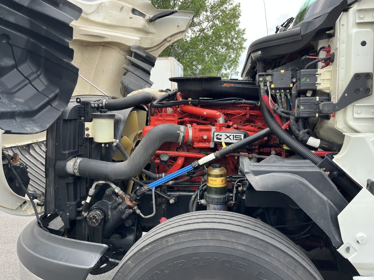 2019 International - image 9