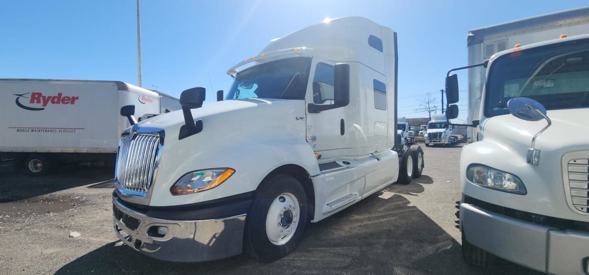 2019 Navistar International LT625 SLPR CAB 867242