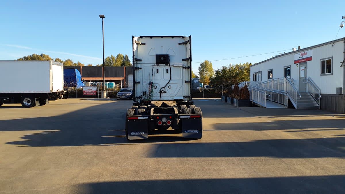 2019 Freightliner Cascadia in Tacoma, WA — photo 5