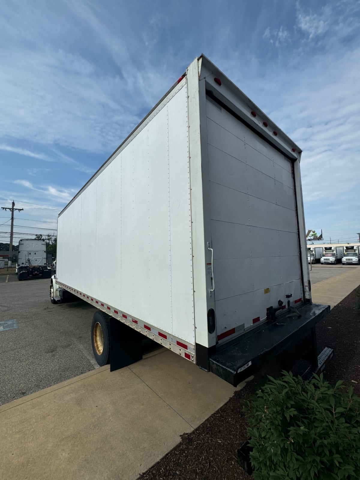2019 Freightliner/Mercedes M2 106 867382