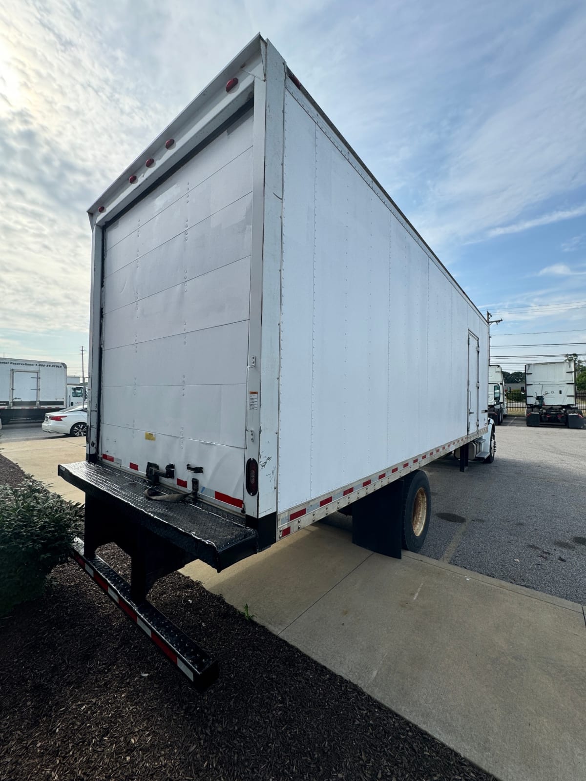 2019 Freightliner/Mercedes M2 106 867382