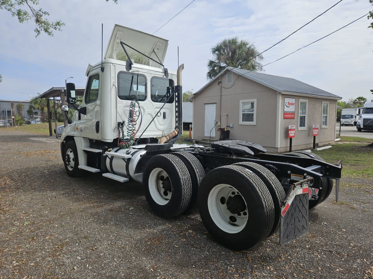 2019 Freightliner - image 6