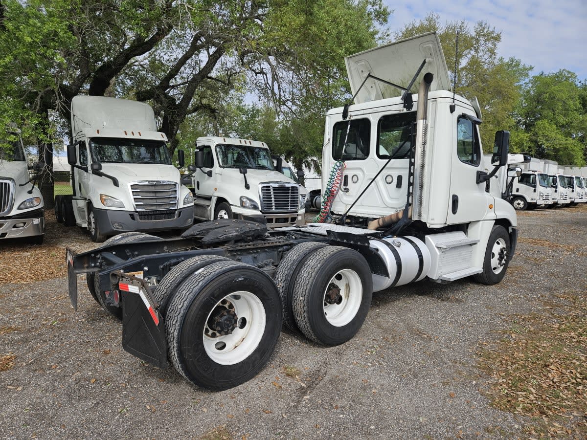2019 Freightliner - image 4