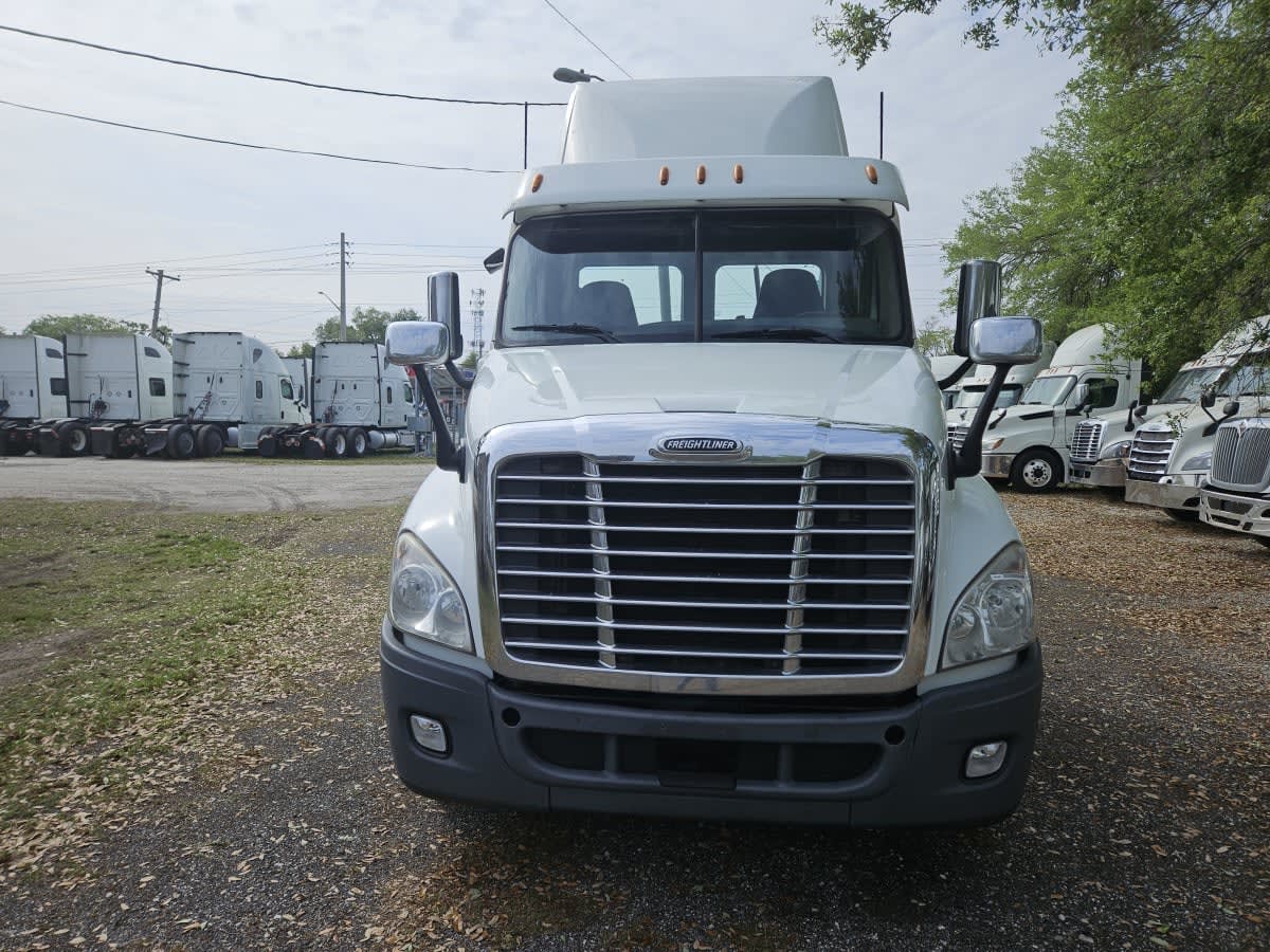 2019 Freightliner - image 2