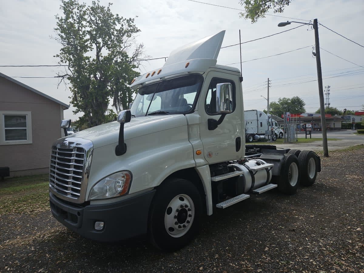 2019 Freightliner - image 1