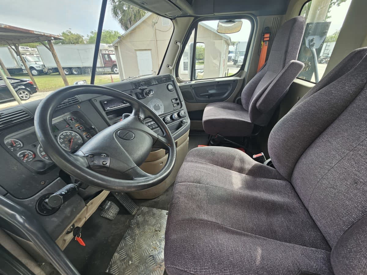 2019 Freightliner - image 7