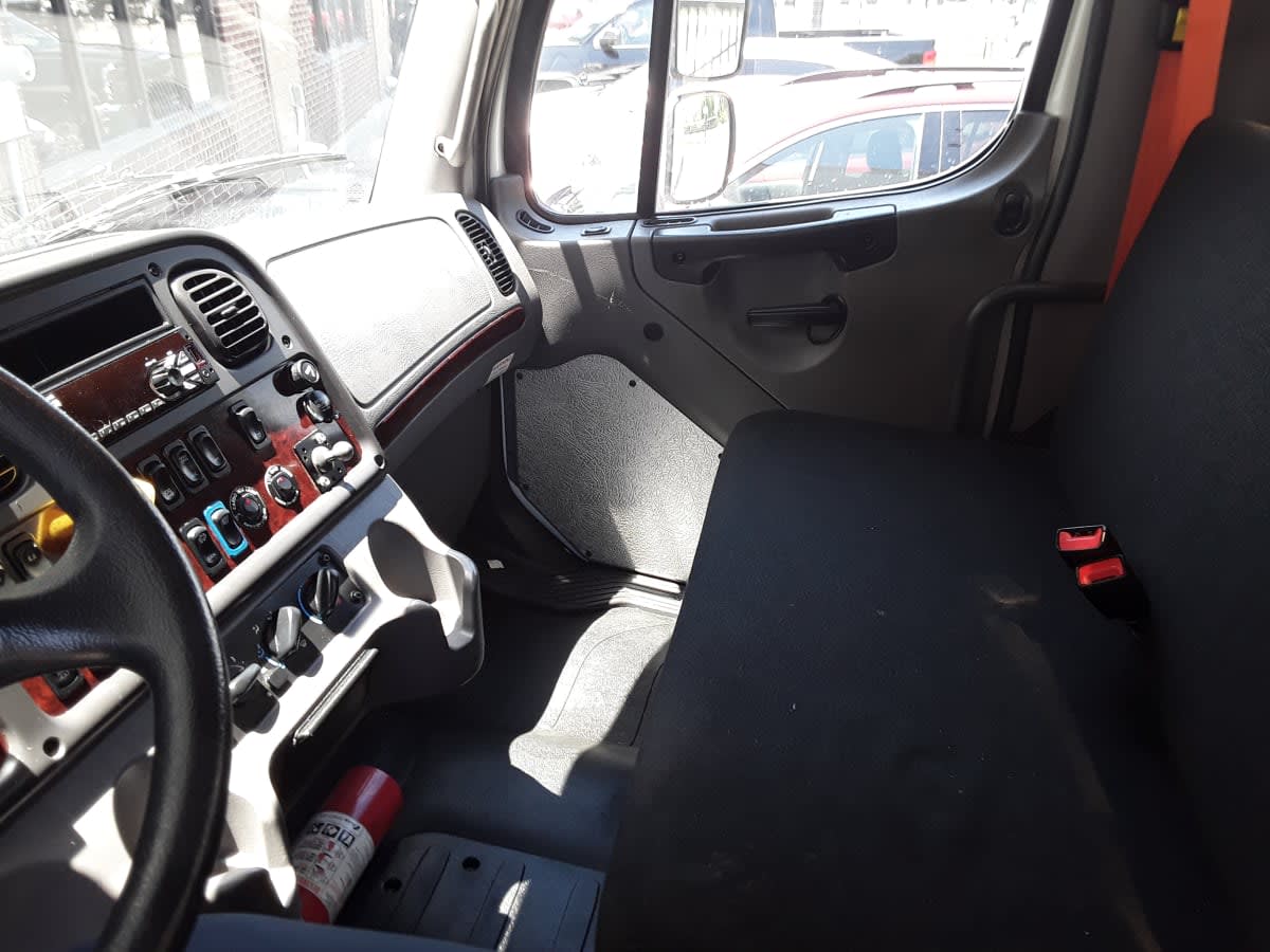2019 Freightliner/Mercedes M2 106 867480