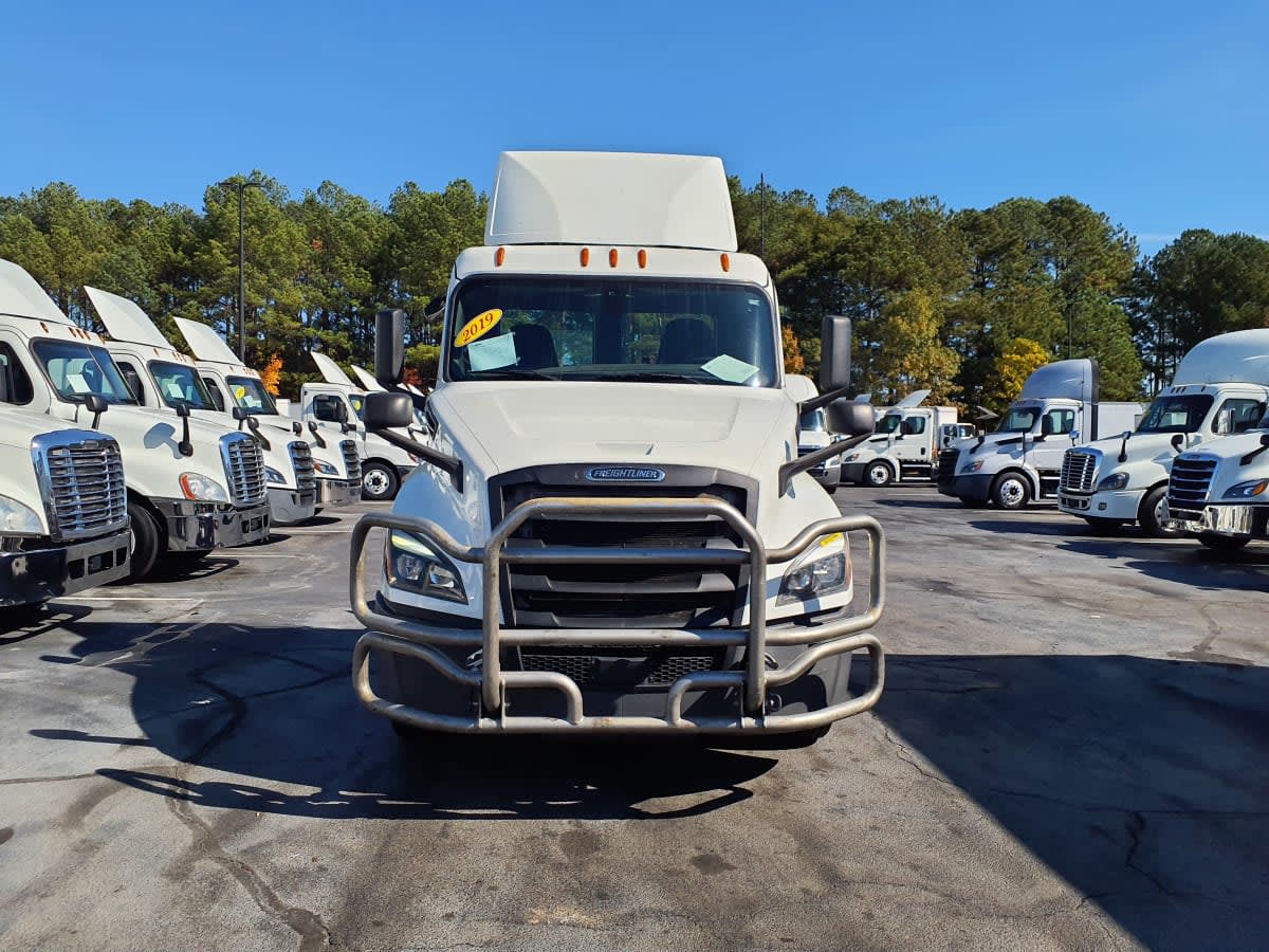 2019 Freightliner - image 2