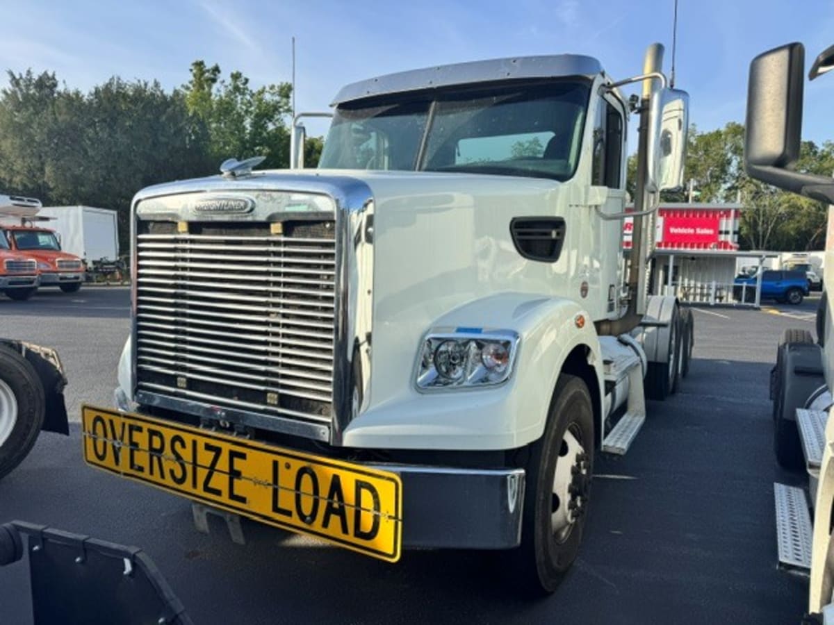 2019 Freightliner 122SD in Jacksonville, FL — photo 5