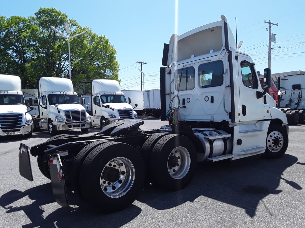 2019 Freightliner/Mercedes CASCADIA 125 867572