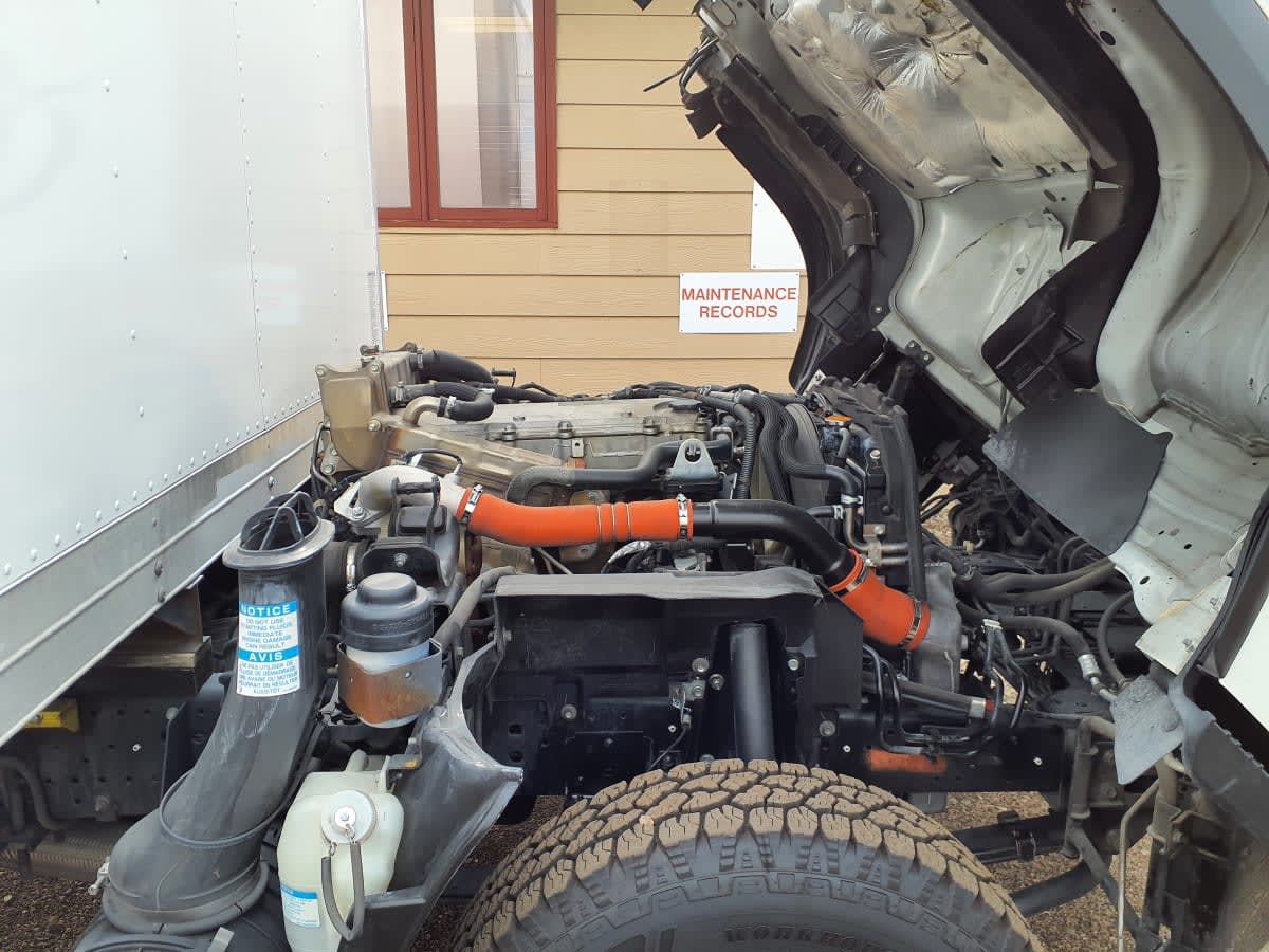 2019 Isuzu NPR - image 11