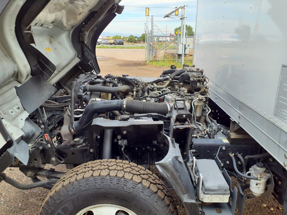 2019 Isuzu NPR - image 9