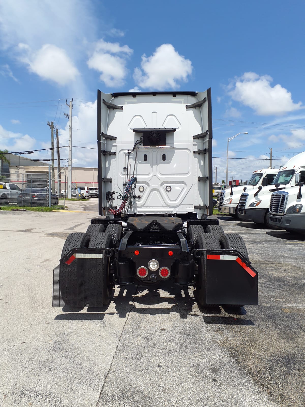 2019 Freightliner/Mercedes CASCADIA 125 867921