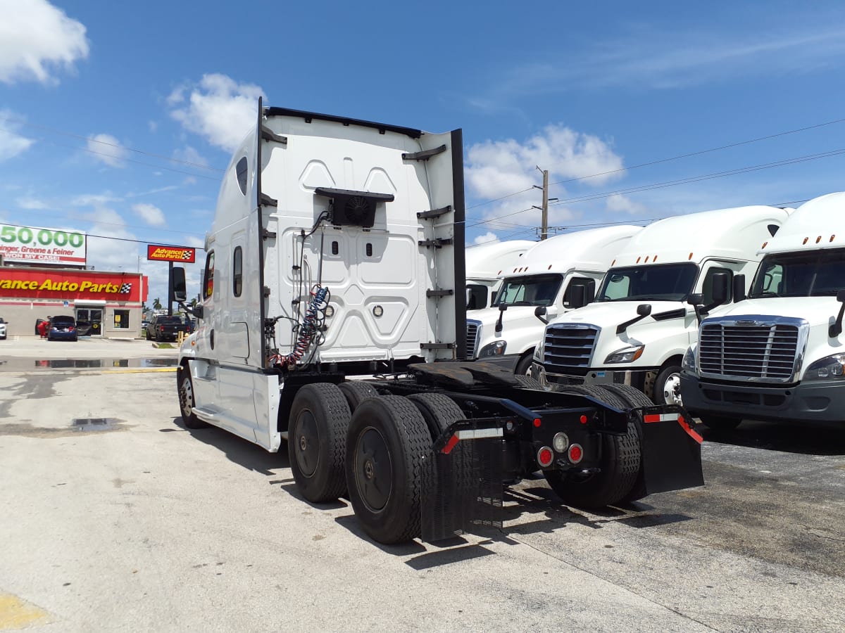 2019 Freightliner/Mercedes CASCADIA 125 867921