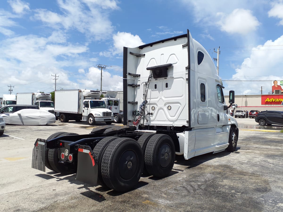 2019 Freightliner/Mercedes CASCADIA 125 867921