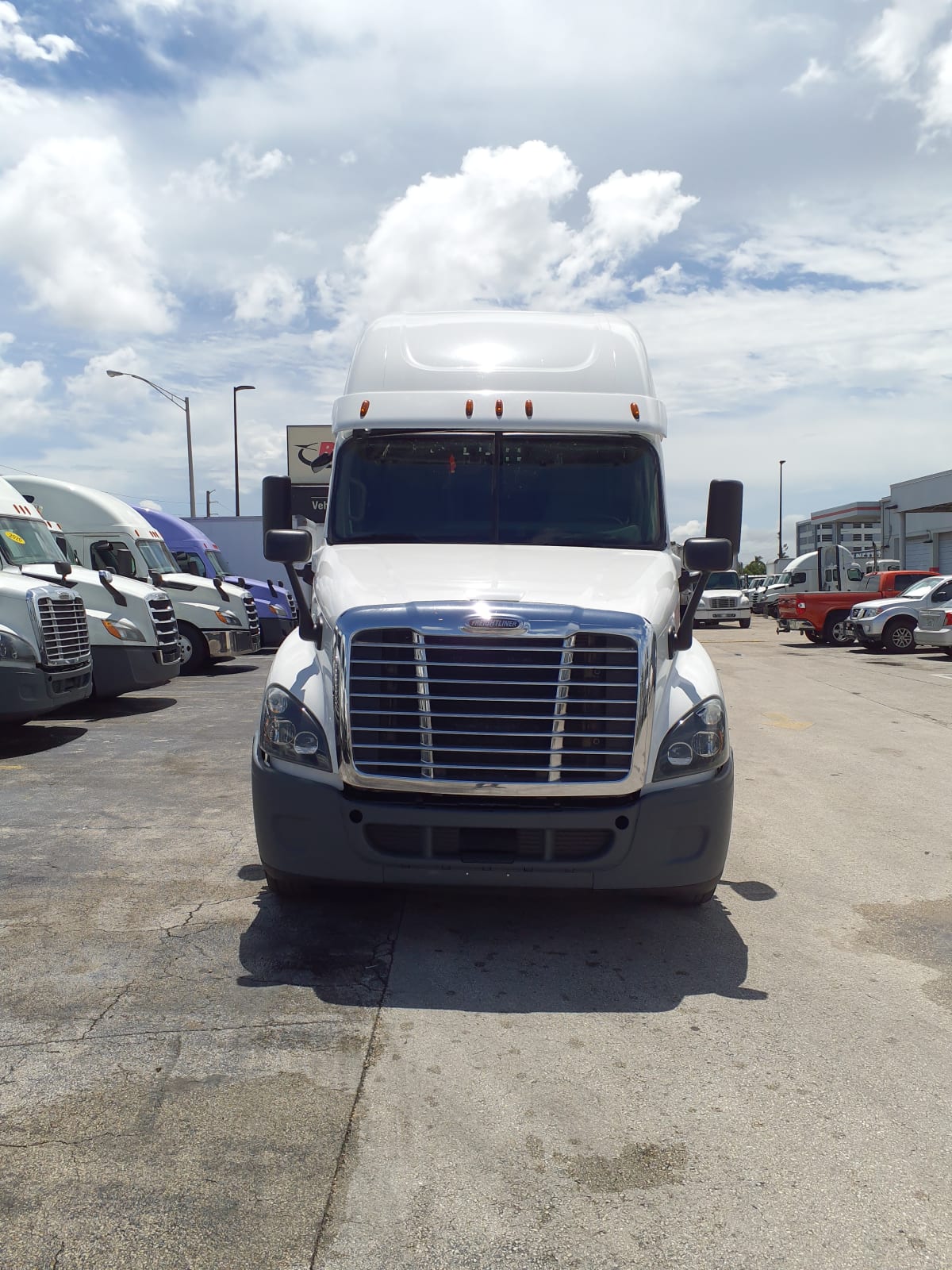 2019 Freightliner/Mercedes CASCADIA 125 867921