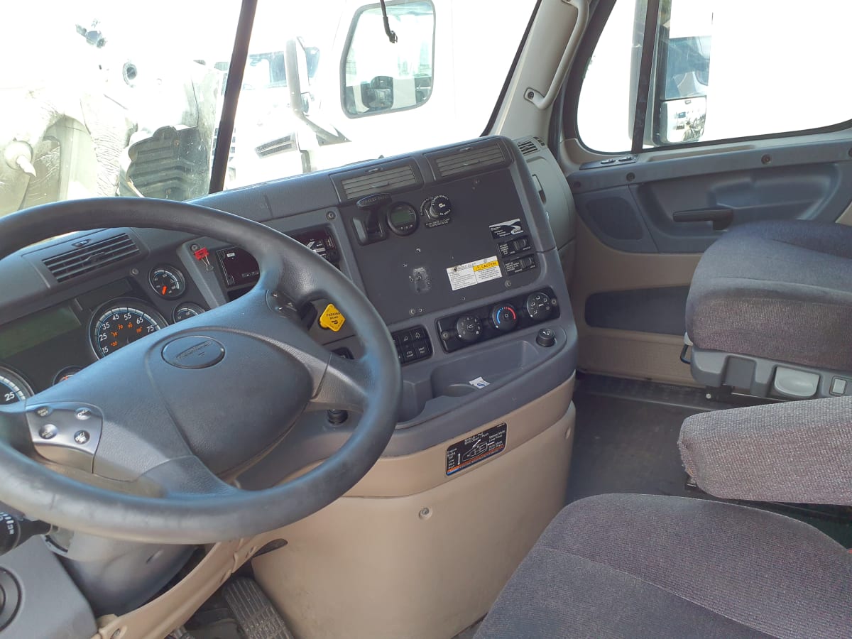 2019 Freightliner/Mercedes CASCADIA 125 867921