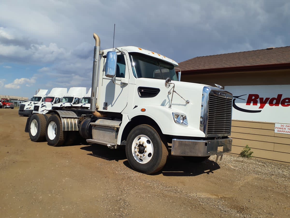 2019 Freightliner 122SD - image 3