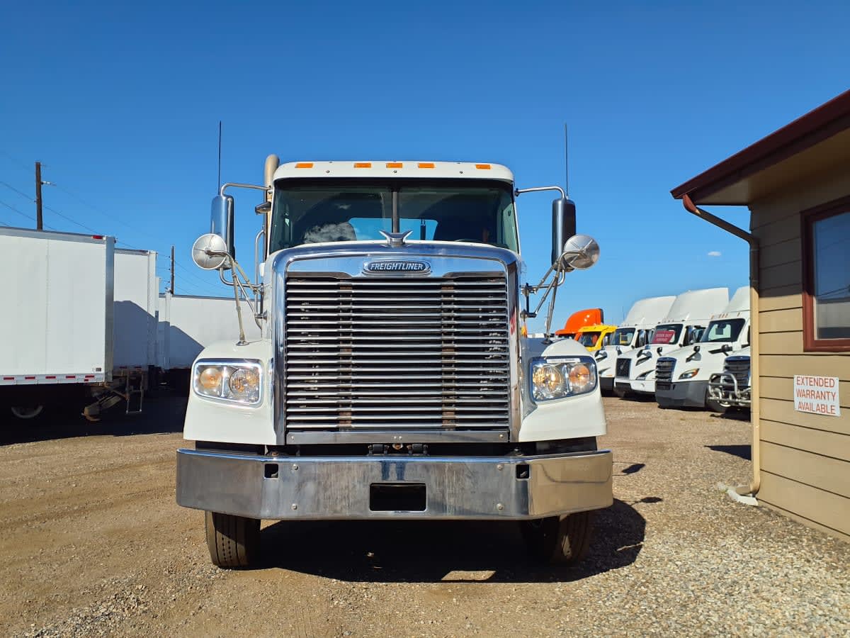 2019 Freightliner 122SD - image 2