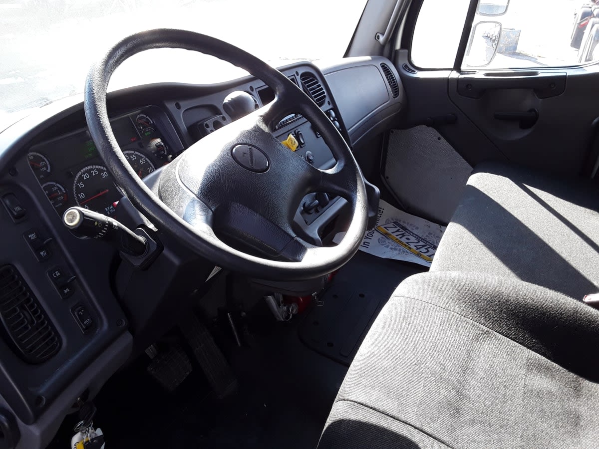 2019 Freightliner/Mercedes M2 106 867951