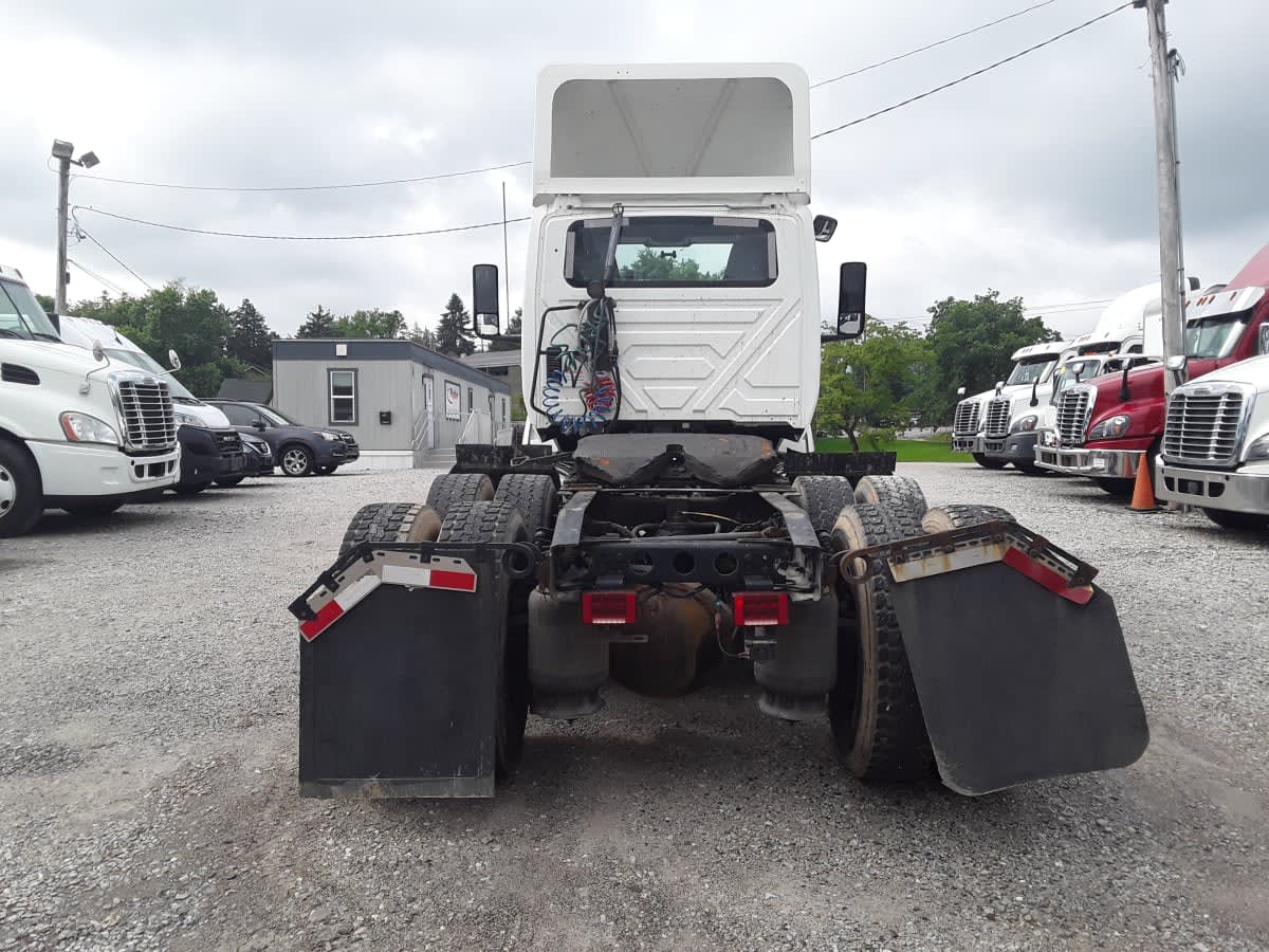 2019 Navistar International LT625 DAYCAB T/A 868028