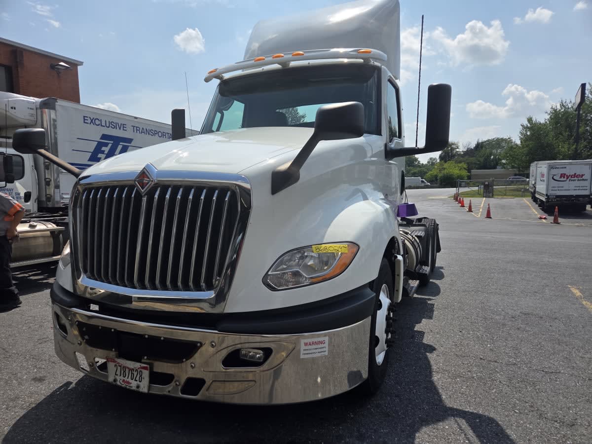 2019 Navistar International LT625 DAYCAB T/A 868029