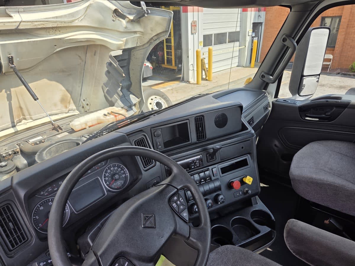 2019 Navistar International LT625 DAYCAB T/A 868029