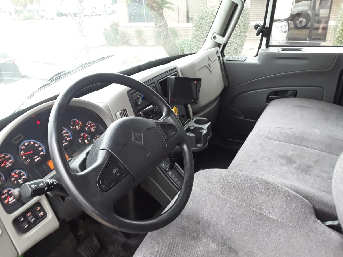 2019 Navistar International 4300 868176