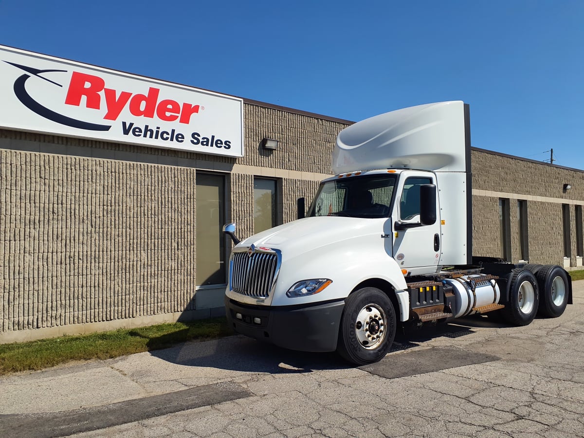 2019 Navistar International LT625 DAYCAB T/A 868238