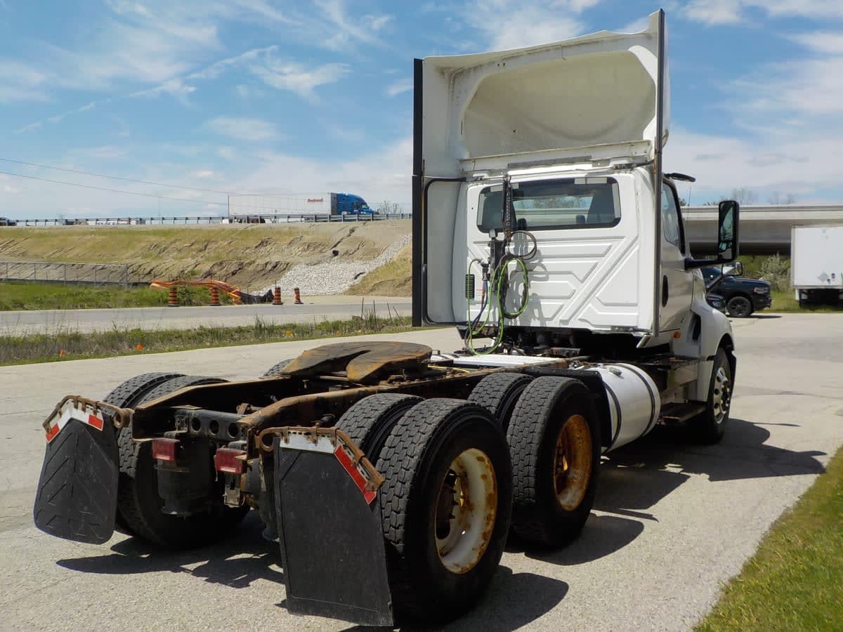 2019 Navistar International LT625 DAYCAB T/A 868240