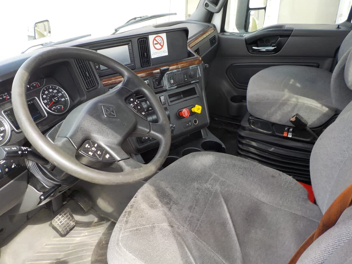 2019 Navistar International LT625 DAYCAB T/A 868244