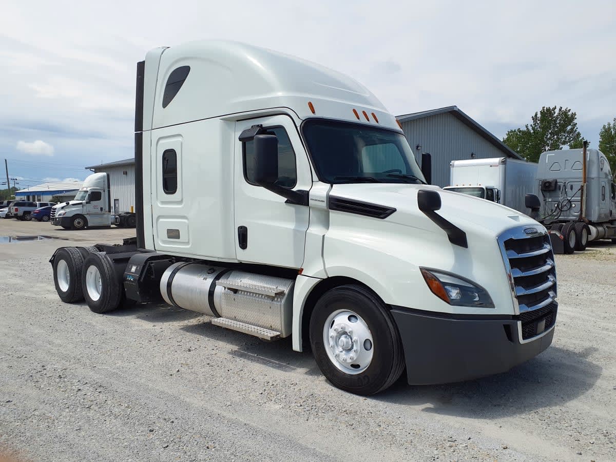 2019 Freightliner Cascadia in Indianapolis, IN — photo 3