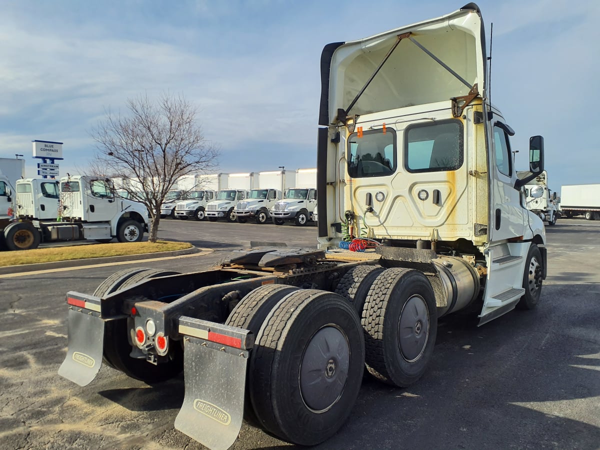 2019 Freightliner/Mercedes NEW CASCADIA PX12664 868596